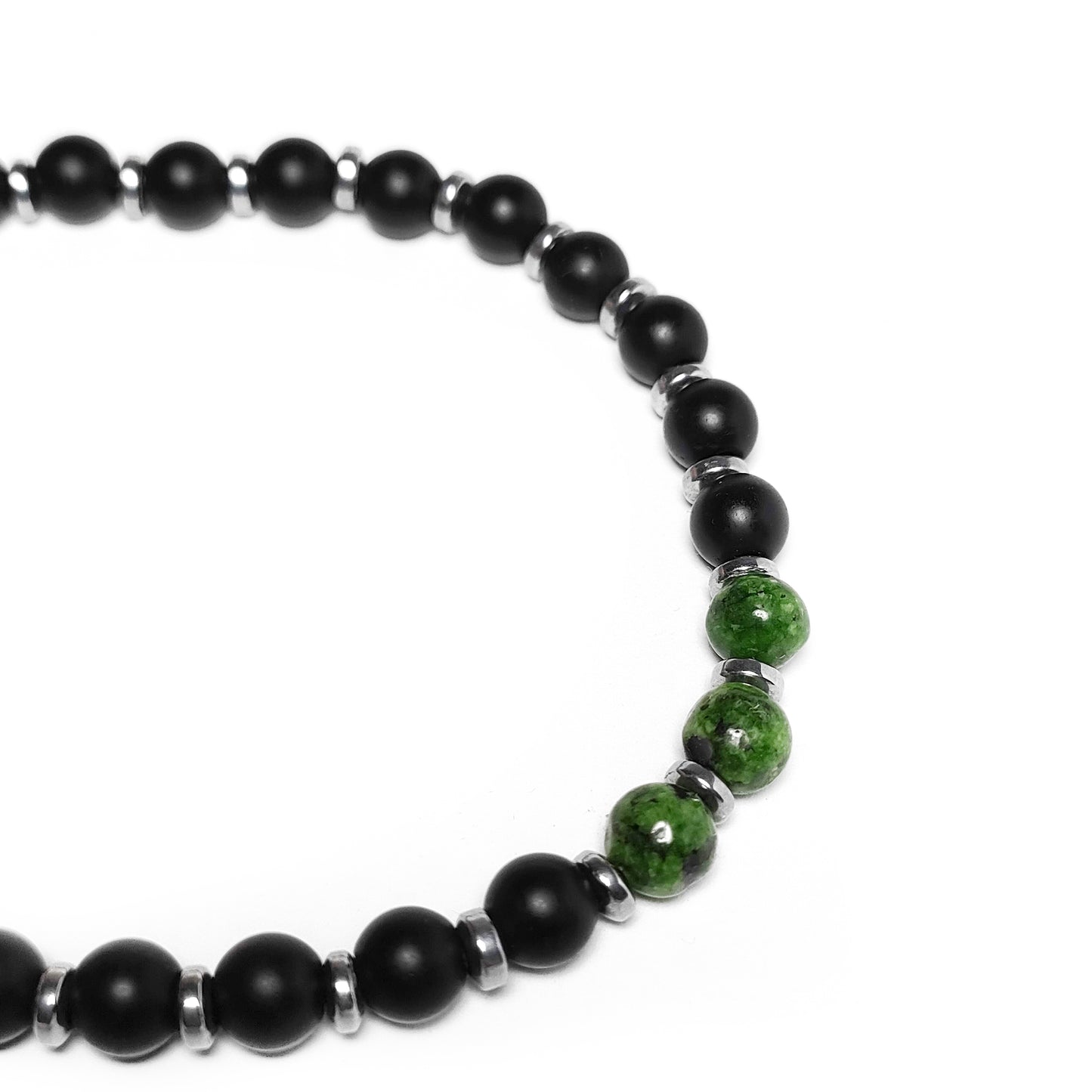 bracciale uomo onice nero con agata verde e inserti ematite acciaio dettaglio