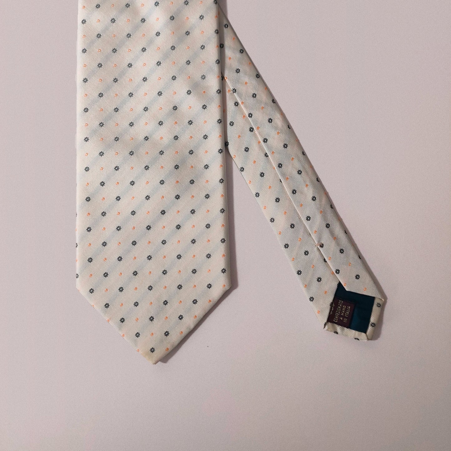 Cravatta Beige Pura Seta con Microdisegno Fiori Fumagalli