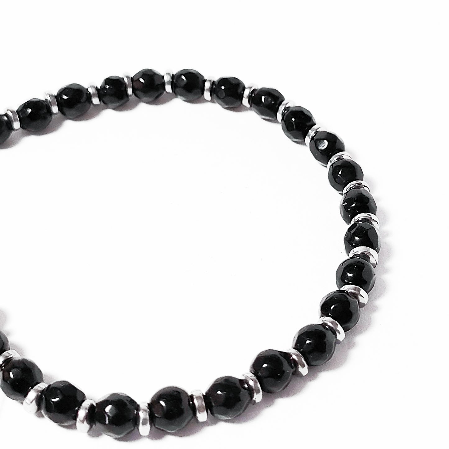 bracciale uomo onice nero lucido con inserti ematite acciaio dettaglio