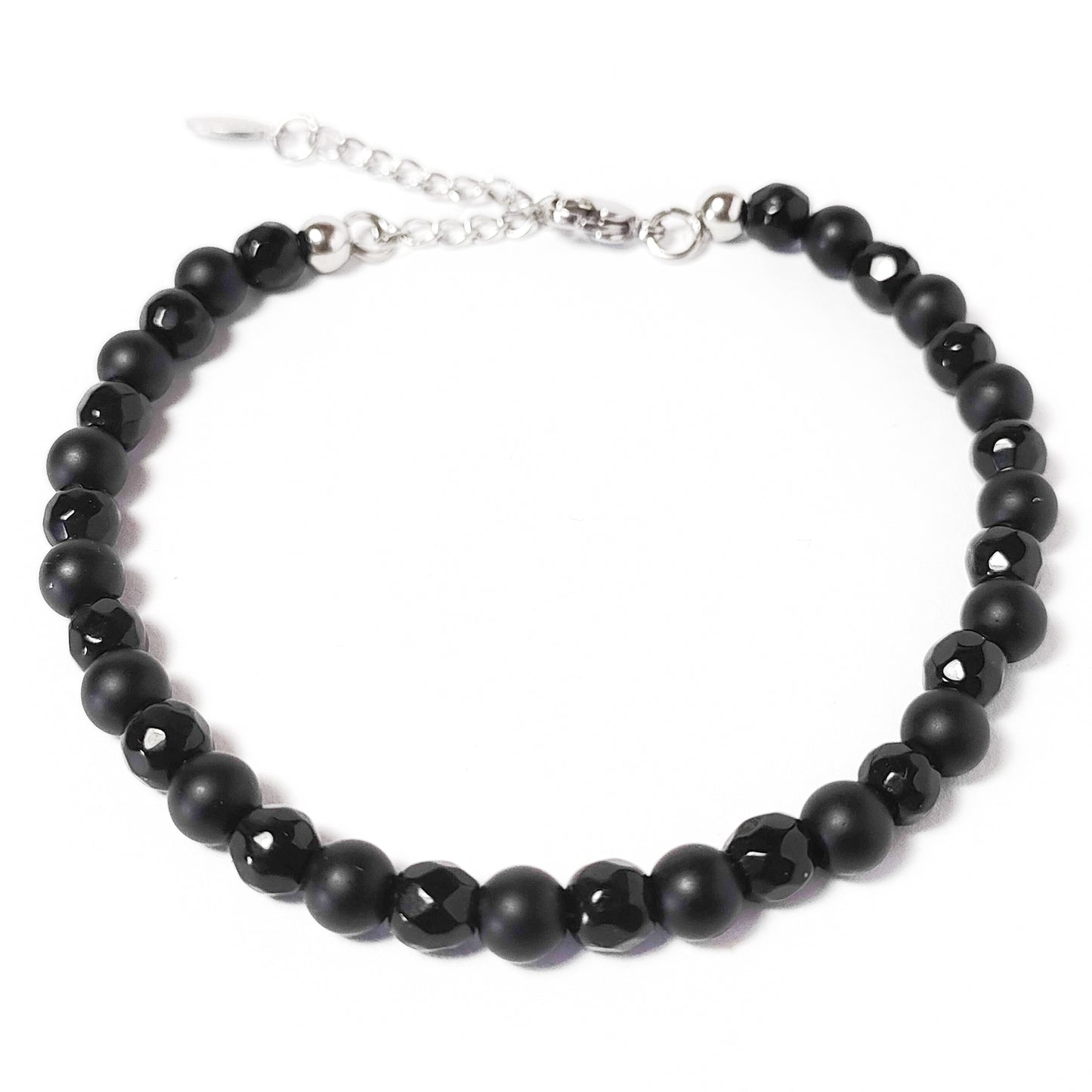 bracciale onice nero lucido e satinato da uomo vista dall'alto chiuso