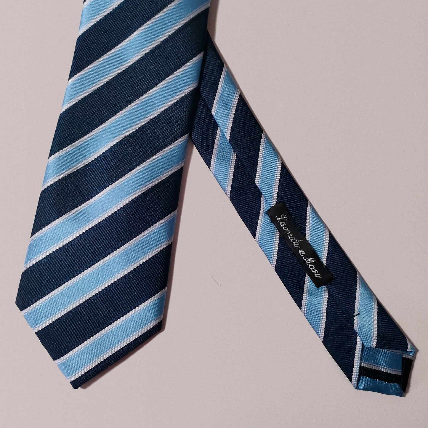Cravatta Regimental Blu con Righe Azzurro e Bianco Classica Elegante Casual