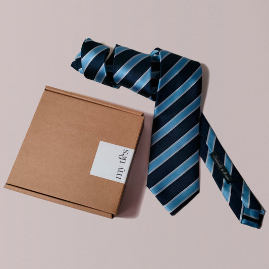 Cravatta Regimental Blu con Righe Azzurro e Bianco Classica Elegante Casual